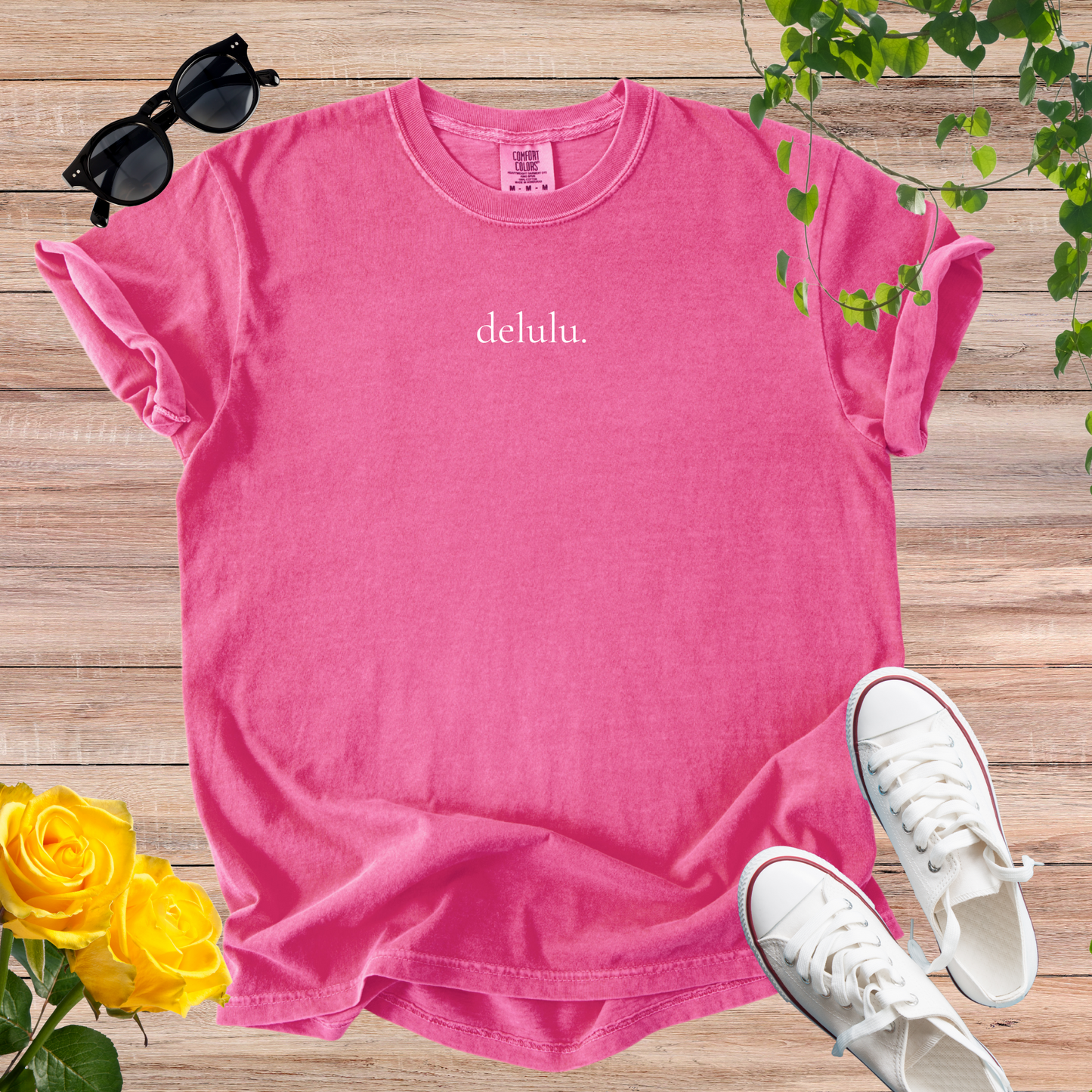 delulu. T-Shirt