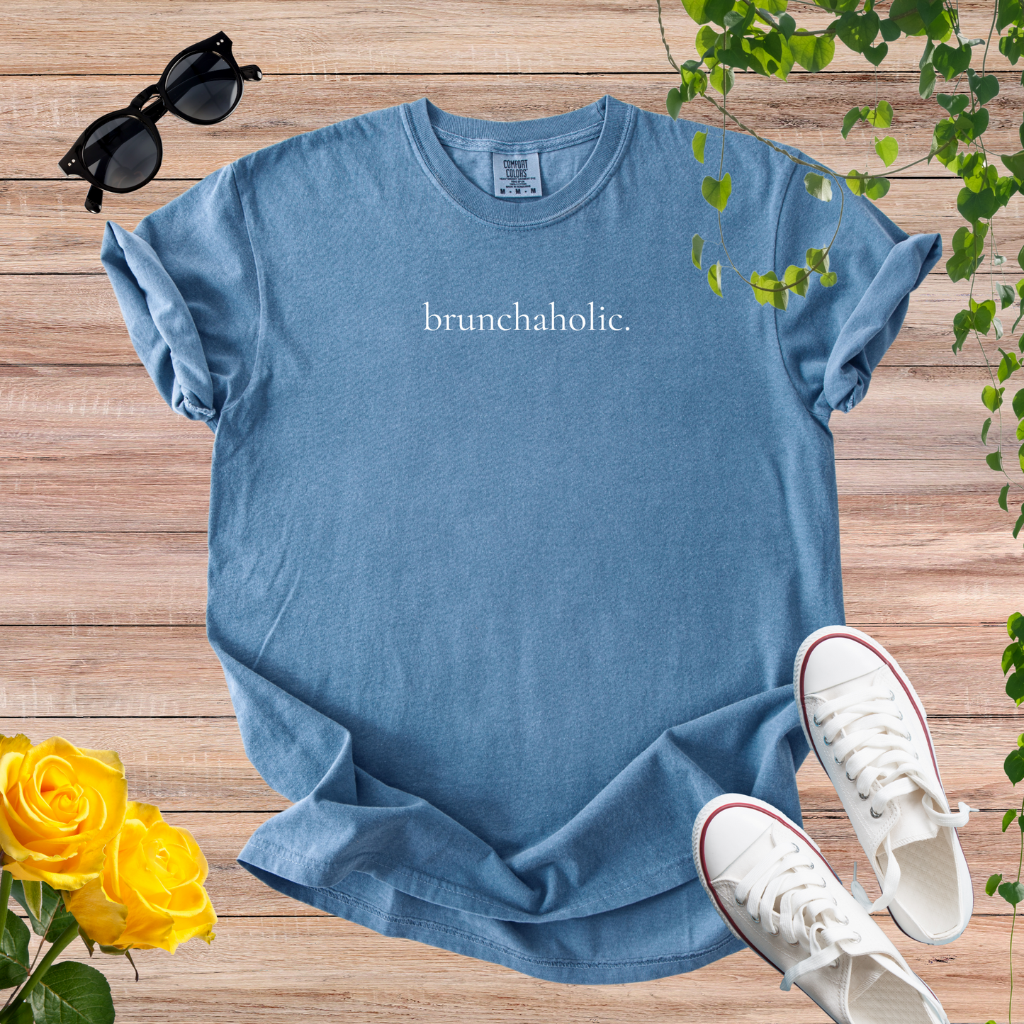 brunchaholic. T-Shirt