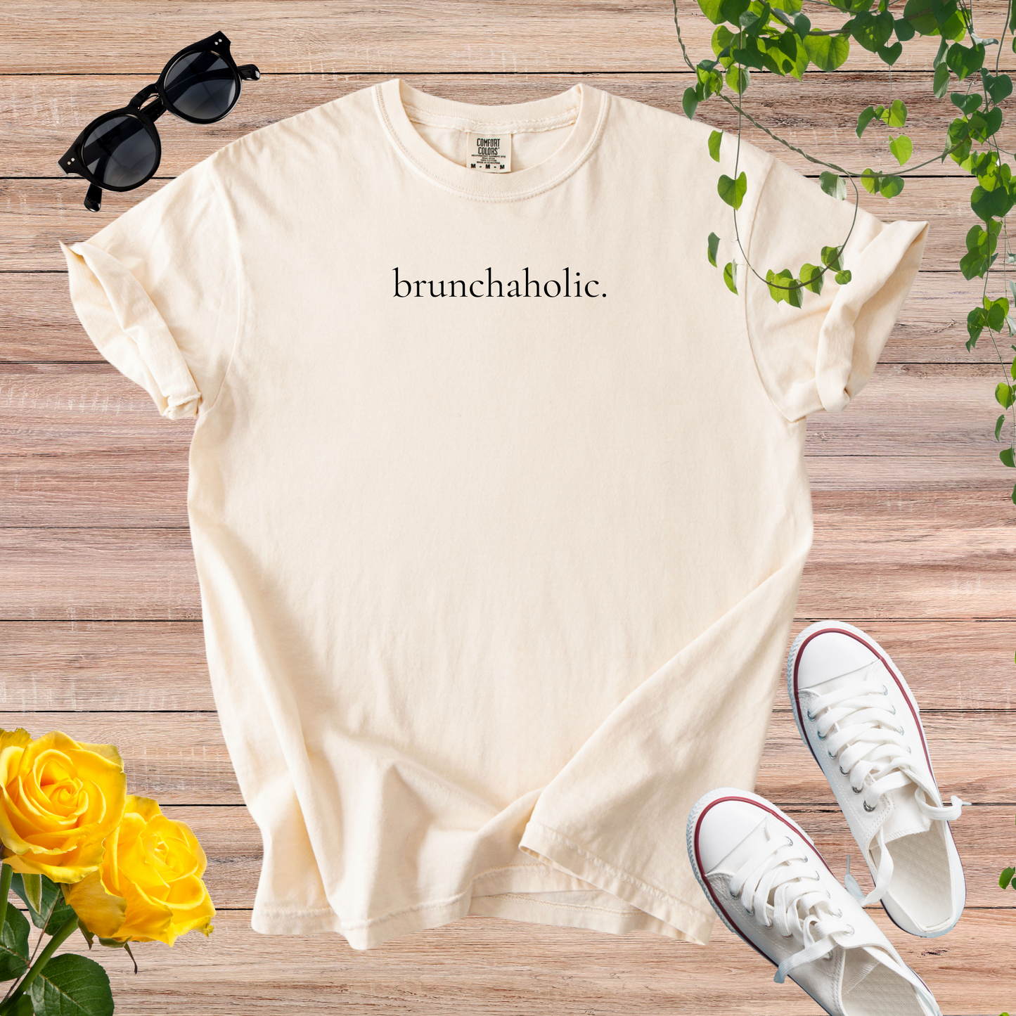 brunchaholic. T-Shirt