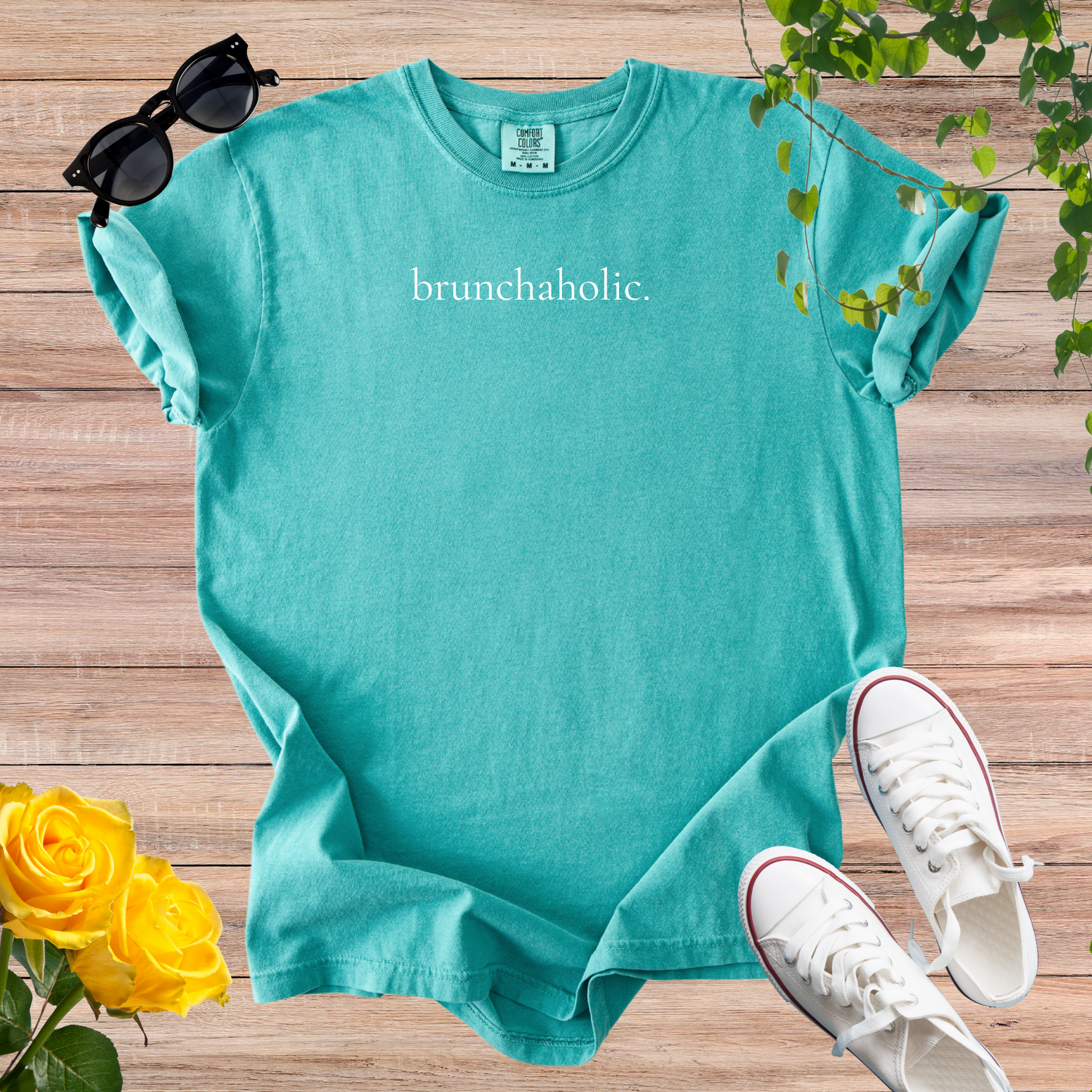 brunchaholic. T-Shirt