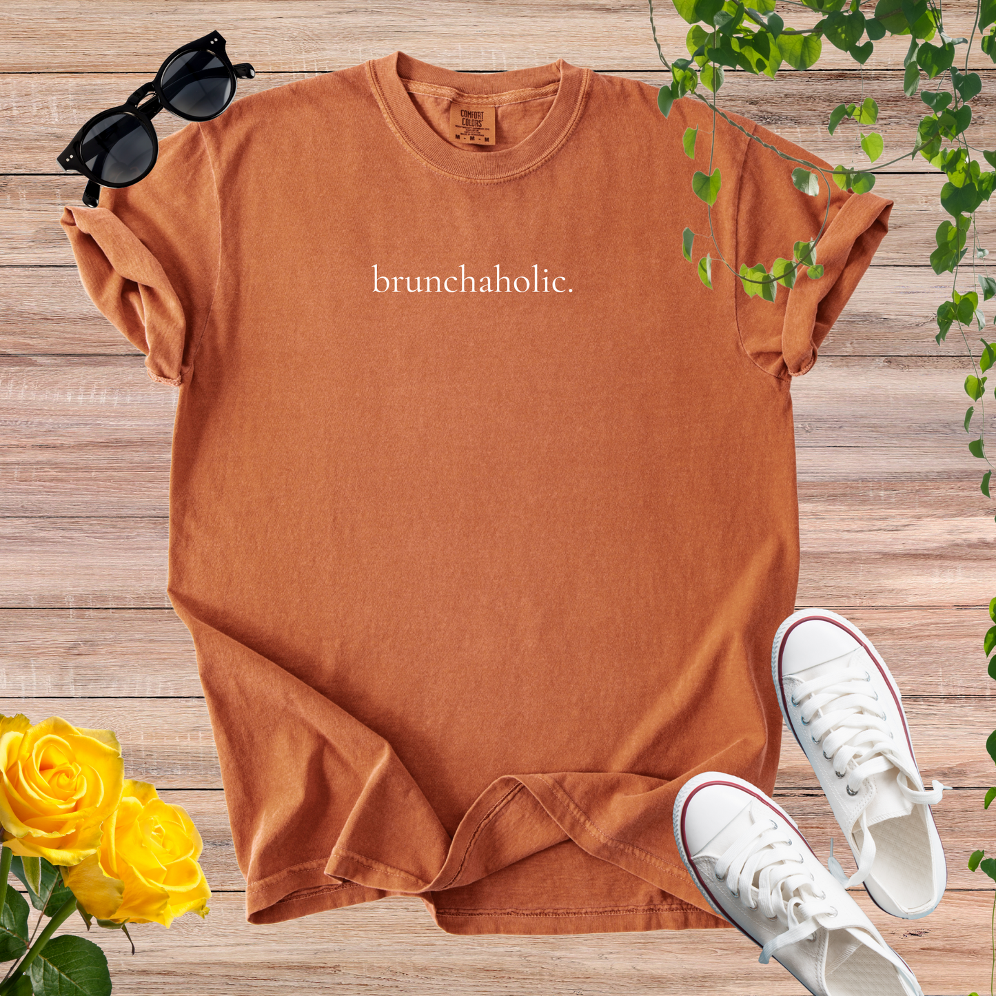 brunchaholic. T-Shirt